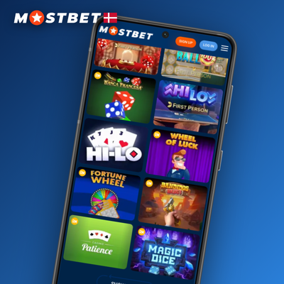 Mostbet Casino med Play'n GO Book of-serien illustreret som åben bog med lysglimt